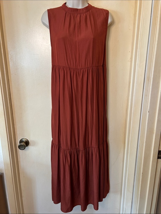 easel Dresses & Skirts - easel Sleeveless Rust Tiered Maxi Dress with Back Bow size M
